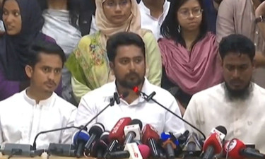 হত্যার উদ্দেশ্যে মুজিববাদী সন্ত্রাসীরা হামলা করেছে : নাহিদ ইসলাম