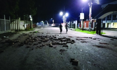 দিনভর সংঘর্ষের পর থমথমে রাতের গোপালগঞ্জ শহর