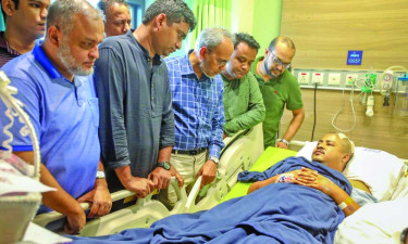 আহত ছাত্রদল নেতা অভির পাশে তারেক রহমান