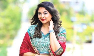 এই গানে অনেক প্রথম আছে