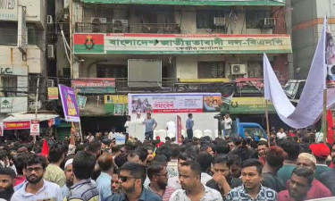 নয়াপল্টনে জড়ো হচ্ছেন যুবদলের নেতাকর্মীরা