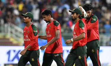 লঙ্কায় ইতিহাস গড়ে দেশে ফিরল টাইগাররা