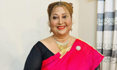 জিয়াউর রহমান আমাকে সাইকেল উপহার দিয়েছিলেন : রিনা খান