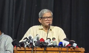 জুলাই শহীদদের স্মরণসভায় বক্তব্য রাখছেন বিএনপি মহাসচিব
