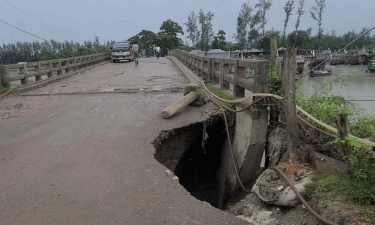 ভুলুয়া নদীর ভাঙনের মুখে বাজার-ব্রিজ-সড়ক