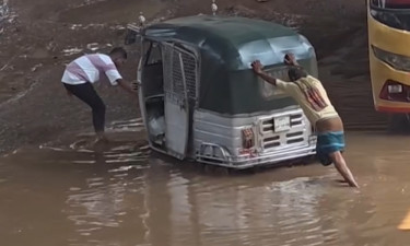 উত্তরার আব্দুল্লাহপুরের সড়কের বেহাল দশা
