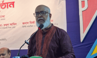 জাতীয় বিশ্ববিদ্যালয় বেকারত্ব ছাড়া কিছু দিচ্ছে না : সচিব