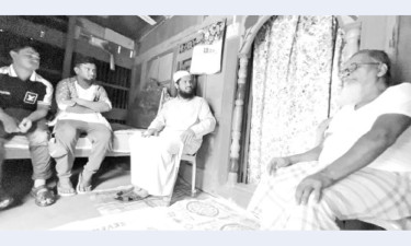 ৪০ বছর পর শিকড়ের সন্ধান
