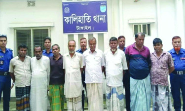 টাঙ্গাইলে সাবেক কাউন্সিলরসহ ৮ জুয়াড়ি আটক