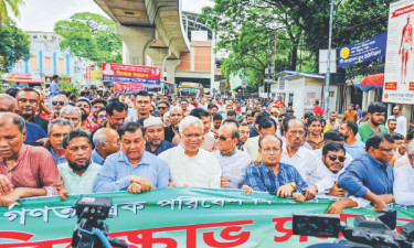 গণতন্ত্র নস্যাৎ করতে ষড়যন্ত্রকারীরা ঘাপটি মেরে রয়েছে : ডা. জাহিদ