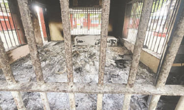 হদিস নেই ৭০০ বন্দির