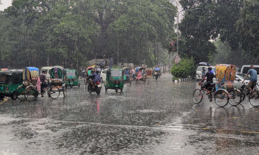 মেঘলা থাকবে ঢাকার আকাশ, বৃষ্টির সম্ভাবনা