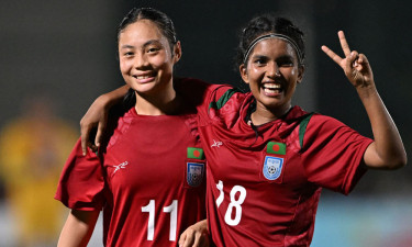 শ্রীলঙ্কাকে উড়িয়ে পাঁচে পাঁচ বাংলাদেশের