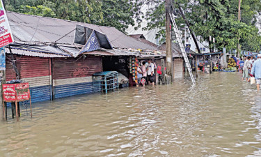 নোয়াখালীতে এখনো পানিবন্দি ১৭ হাজার পরিবার