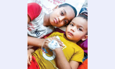 ডেঙ্গুতে আক্রান্ত