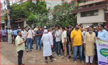 বিএমইটি অবরোধ, দুই পাশেই চলছে আন্দোলন