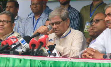 কথা বলছেন মির্জা ফখরুল ইসলাম আলমগীর