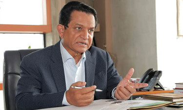 ব্যবসার ৪০ বছরে এমন সংকট দেখিনি : এ কে আজাদ