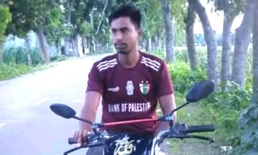 গাছ থেকে পড়ে কোদালের হাতল পেটে ঢুকে প্রাণ গেল যুবকের