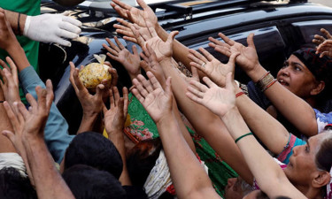 ২০৫০ সালের মধ্যে চরম দারিদ্র্যের শিকার হবে আরো ৪ কোটি মানুষ