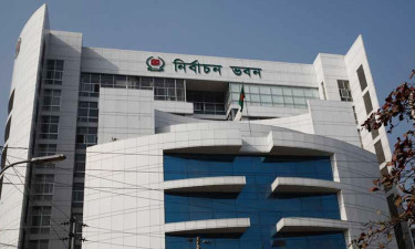 বিতর্কিত ৩ নির্বাচনে ভোটগ্রহণ কর্মকর্তাদের তথ্য নিচ্ছে ইসি