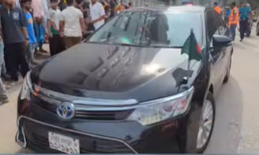 দগ্ধদের খোঁজ নিতে হাসপাতালে উপদেষ্টারা