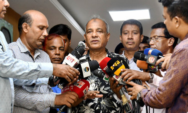 রাজনৈতিক বিবেচনায় সারের ডিলারশিপ দেওয়া হবে না : কৃষি উপদেষ্টা
