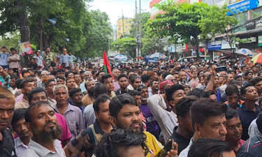 তারেক রহমানকে নিয়ে ষড়যন্ত্রের প্রতিবাদে বিক্ষোভ মিছিল