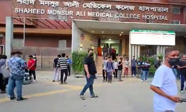 শহীদ মনসুর আলী মেডিক্যালে ভর্তি ৬ জন, রক্ত দিতে দীর্ঘ লাইন