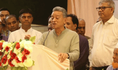নির্বাচনের টানেলে ঢুকে গেছি, জনগণের দুয়ারে যান : আমীর খসরু