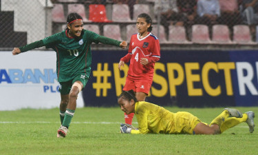 সাগরিকার হ্যাটট্রিকে বিধ্বস্ত নেপাল, অপরাজিত চ্যাম্পিয়ন বাংলাদেশ