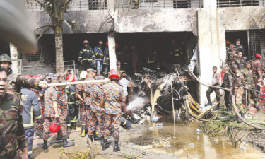 মর্মান্তিক বিভীষিকা শোকার্ত দেশ