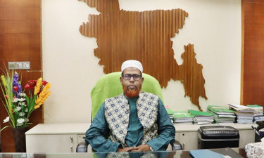 বিমান বিধ্বস্ত : ইসলামি আরবি বিশ্ববিদ্যালয়ের ভিসির শোক