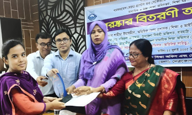 ৩০ মেধাবী শিক্ষার্থী পেল শিক্ষা অধিদপ্তরের পুরস্কার