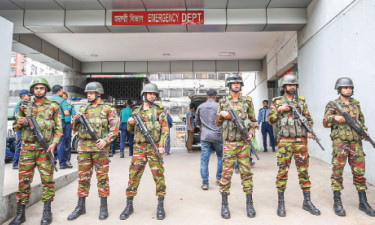 সতর্ক পাহারায় সেন সদস্যরা