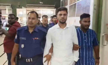 ভারতে যাওয়ার সময় নিষিদ্ধ ছাত্রলীগ নেতা গ্রেপ্তার