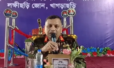 সেনাবাহিনীর লক্ষ্মীছড়ি জোনের ২৩ বছর উদযাপন হলো কেক কেটে