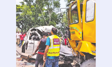 দুর্ঘটনায় এক পরিবারের নিহত ৭