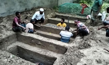 আট প্রাণের একসঙ্গে বিদায়—শোকে স্তব্ধ চারপাশ