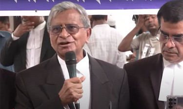 ড. ইউনূস রাষ্ট্রব্যবস্থাকে দুর্যোগের মধ্যে ঠেলে দিচ্ছেন : সুব্রত চৌধুরী