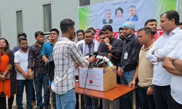 তারেক রহমানের পক্ষ থেকে আহতদের চিকিৎসাসামগ্রী দিচ্ছে ছাত্রদল
