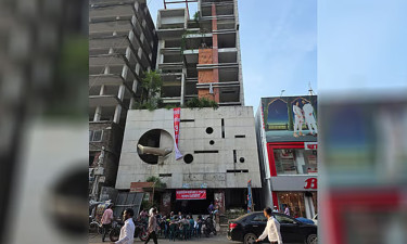 আ. লীগের কেন্দ্রীয় অফিস দখল, চলছে পরিষ্কার-পরিচ্ছন্নতার কাজ