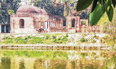 যে মসজিদের পাঠশালায় ফারসি শেখেন মধুসূদন দত্ত