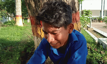 ‘জুলাই পদযাত্রায়’ বোনের দেওয়া আইফোন হারিয়ে বিপাকে তরুণ