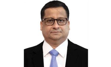 মৃত্যুতে নামহীন, স্মৃতিতে অম্লান