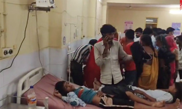 ভারতে ক্লাস চলাকালীন স্কুলের ছাদ ধসের ঘটনায় নিহত বেড়ে ৭