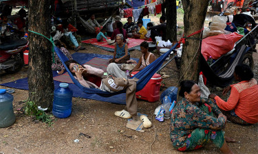 থাইল্যান্ড-কম্বোডিয়া সীমান্ত সংঘাতে বাস্তুচ্যুত লাখো মানুষ
