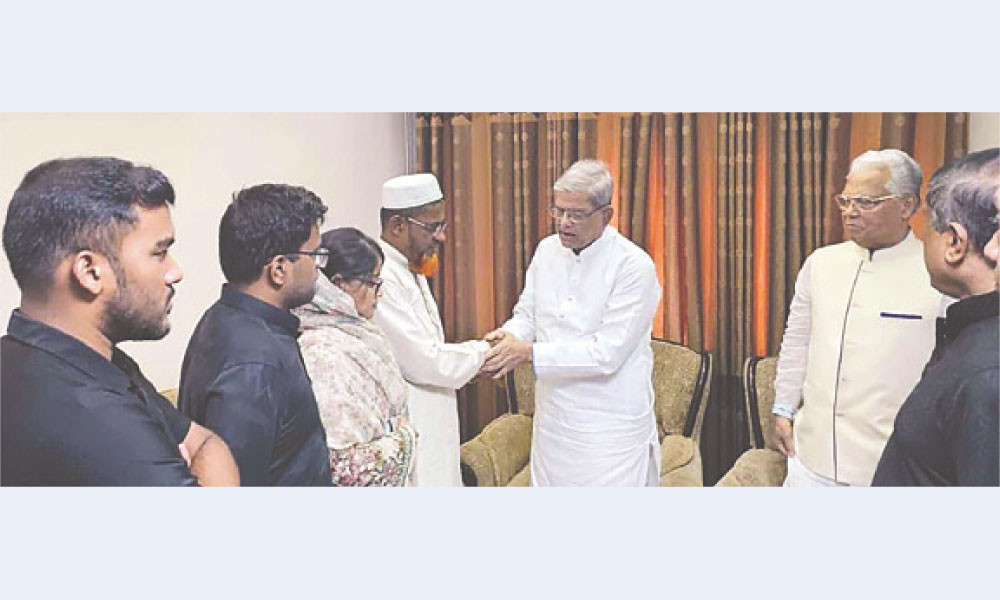 নিহতদের বাসায় গিয়ে সহমর্মিতা ফখরুলসহ বিএনপি নেতাদের
