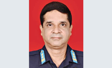 শোকসন্তপ্ত পরিবারের সঙ্গে সস্ত্রীক সাক্ষাৎ বিমানবাহিনী প্রধানের