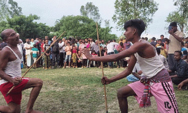 সরিষাবাড়ীতে যুবদলের উদ্যোগে ঐতিহ্যবাহী লাঠি-রশি খেলা